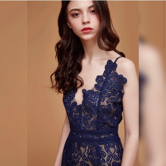 Navy Lace FoxieDox Gown - Picture 2 of 7